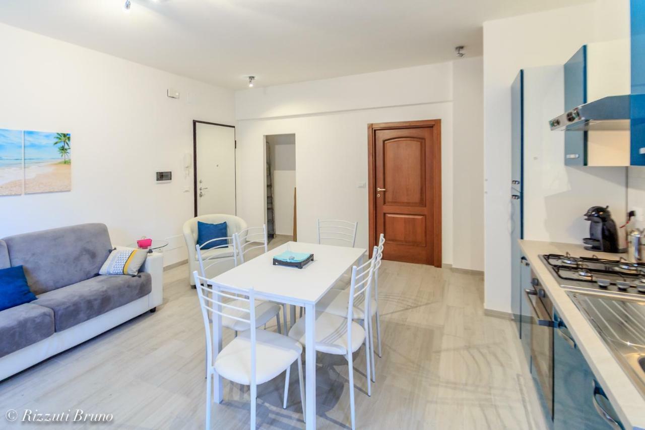Appartamento Ristrutturato A Nuovo !!! Varazze Bagian luar foto